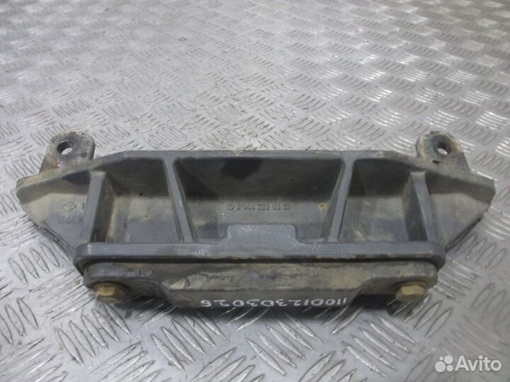 Кронштейн Mercedes-Benz A9483250631