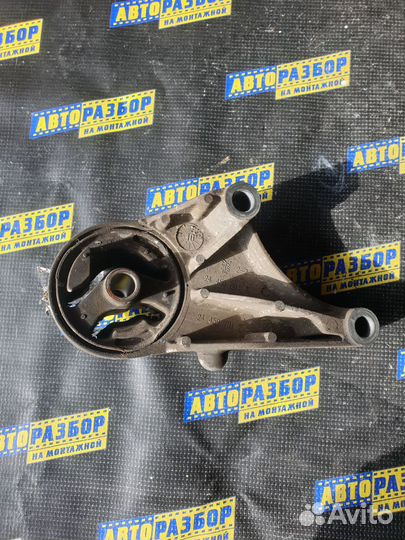 Опора двигателя правая Opel Astra