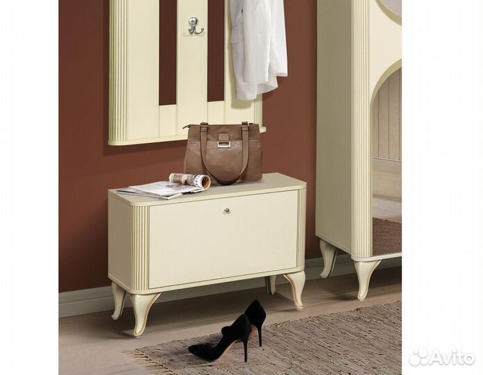 Тумба под обувь в классическом стиле новая