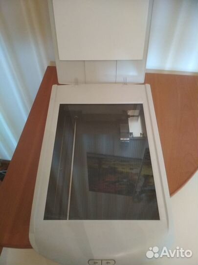 Сканер планшетный HP ScanJet 2400