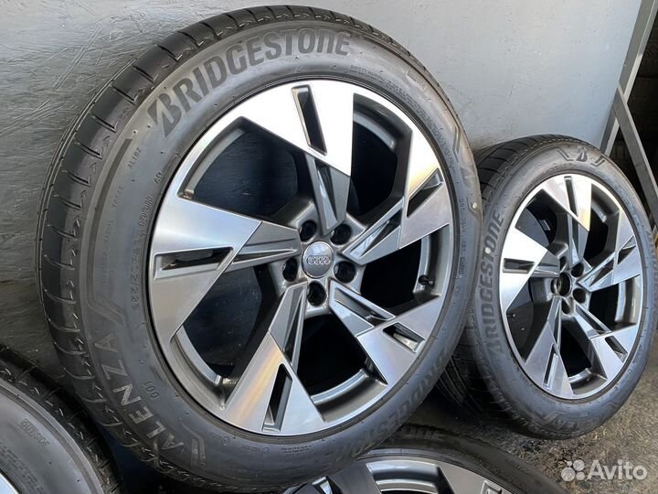 Оригинальные колеса на Audi Q7 4M / Etron R20