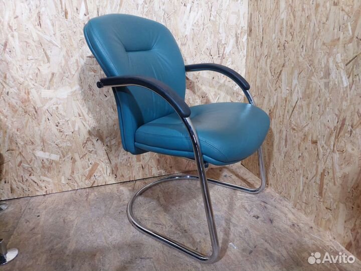 Офисное кожаное стулья для переговорной