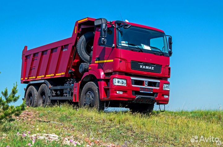 Водитель самосвала