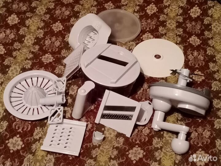 Набор кух. Миксер ручной, тёрка и др