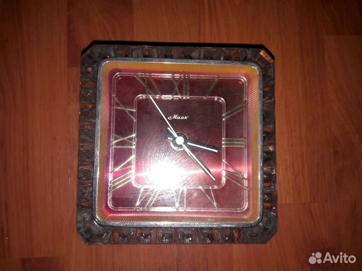 Часы хрустальные кварц настольные кабинетные Маяк