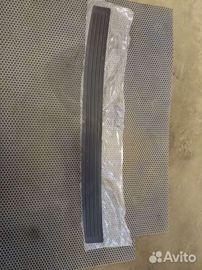 Накладка на задний бампер универсальная