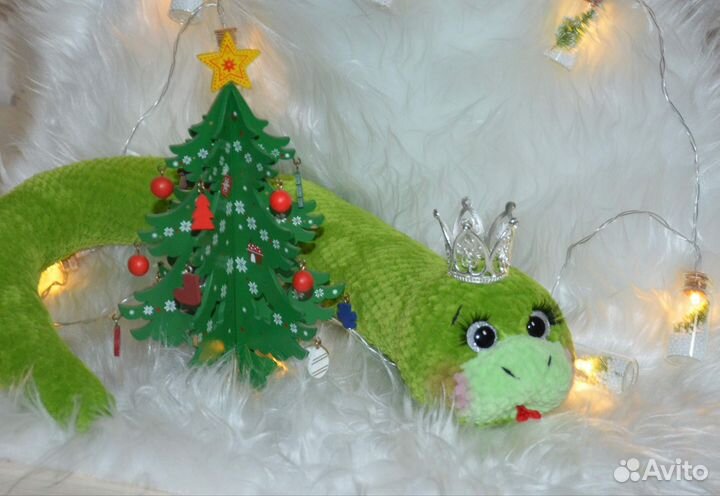 Вязаная змея ручной работы