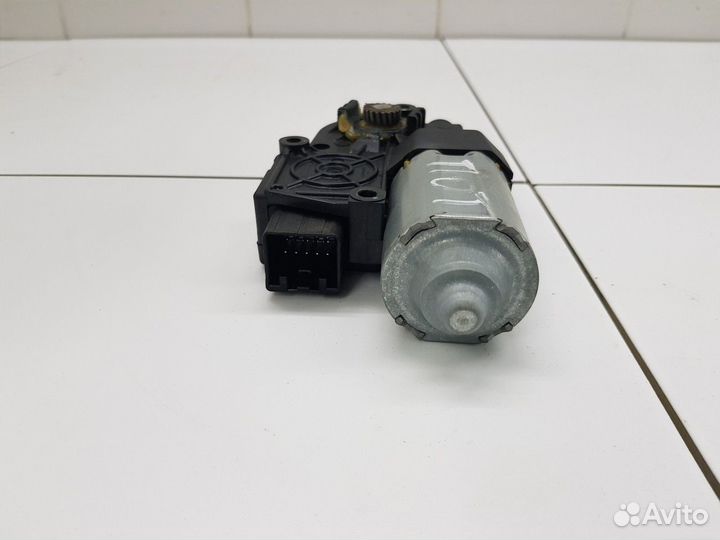 Моторчик люка (Faw Besturn X80)