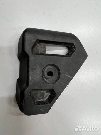 BRP can am maverick x3 Пластиковая накладка рамы