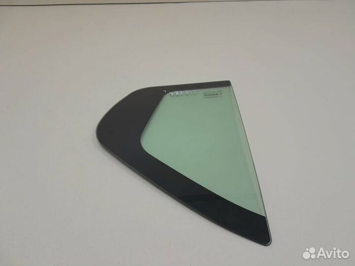 Стекло двери задней левой форточка Renault Logan 2