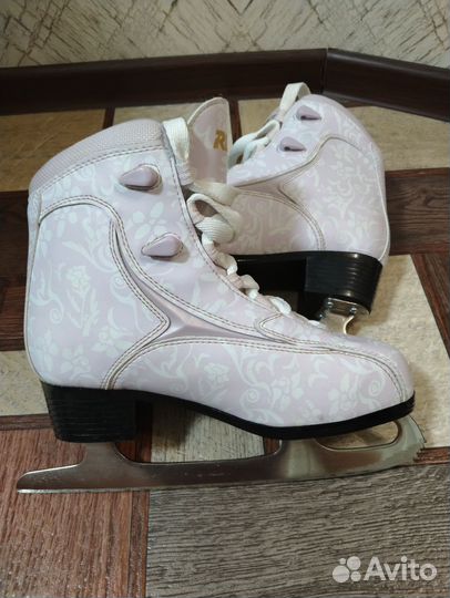Коньки фигурные женские 39