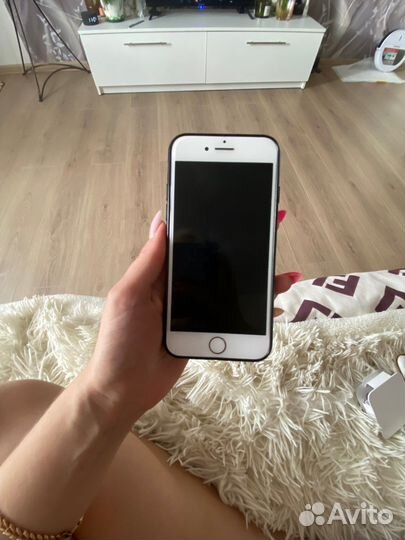 Телефон iPhone 7s