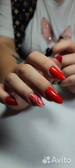 Маникюр педикюр
