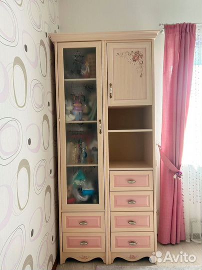 Комплект мебели для девочки