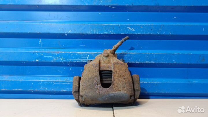 Суппорт передний левый Ford Focus 2 1.8 qqdb 2008