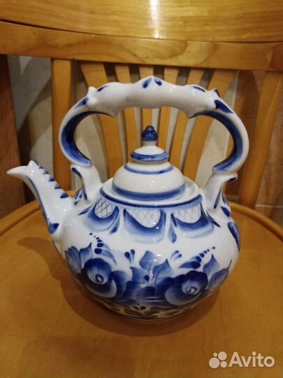 Чайник. Фарфор.Гжель. Ручная роспись