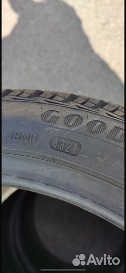 Goodyear UltraGrip Ice 2 225/45 R18 95T