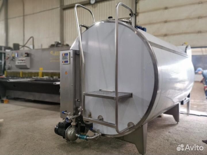 Охладитель молока закрытого типа 10000 литров