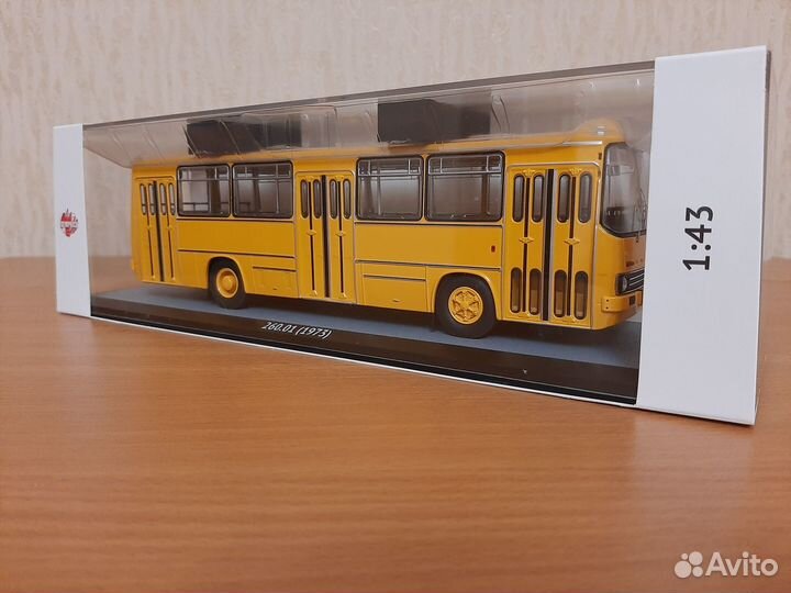 Масштабная модель Икарус 260.01 янтарный