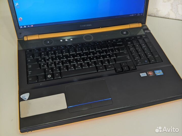 Игровой ноутбук Samsung 700G
