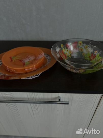 Столовый набор и блюдо для торта