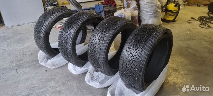 Pirelli Scorpion Ice Zero 2 285/40 R22 110H