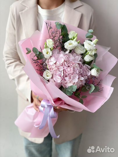 Букет с гориензией розовой