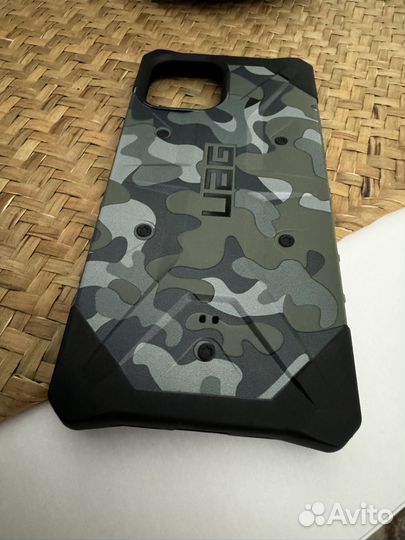Чехол на iPhone 12 UAG
