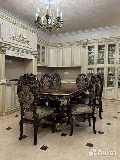 Столы и стулья. Комплект