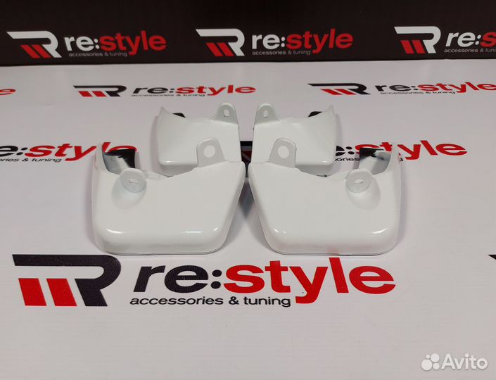 Брызговики Toyota Vitz 130 S999