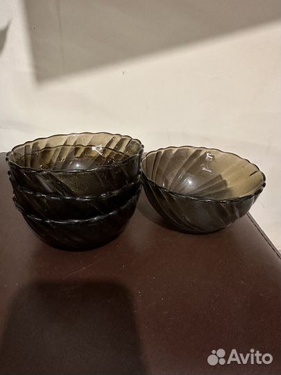 Тарелки, стаканы, блюдца, салатница, чашки, пиалы