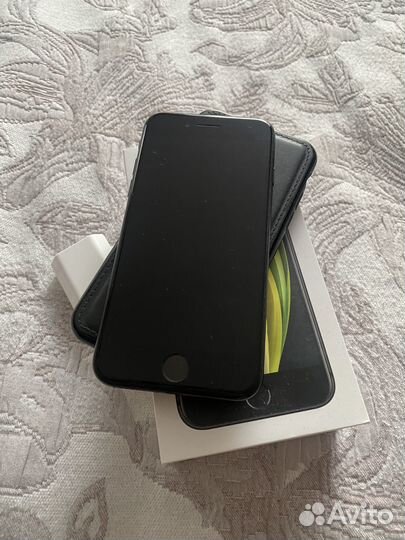 iPhone SE (2020), 64 ГБ