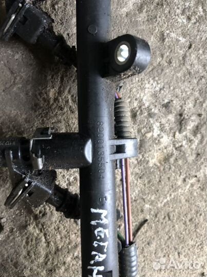 Топливная Рампа с форсунками Renault Megan 2