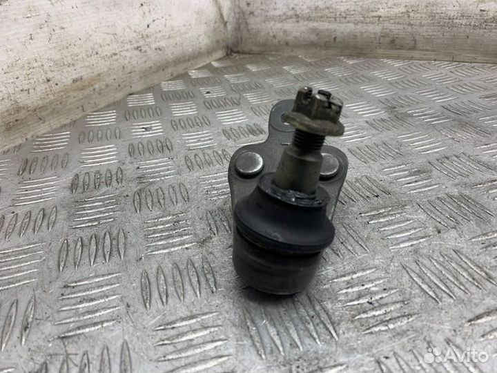 Шаровая опора левая Toyota Camry V50 2grfe 2011