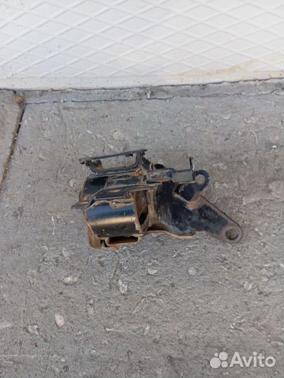 Запчасти на toyota avensis т250