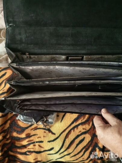 Портфель для документов из кожи