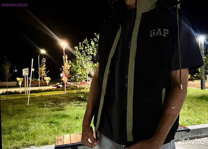 Жилетка (безрукавка) Gap