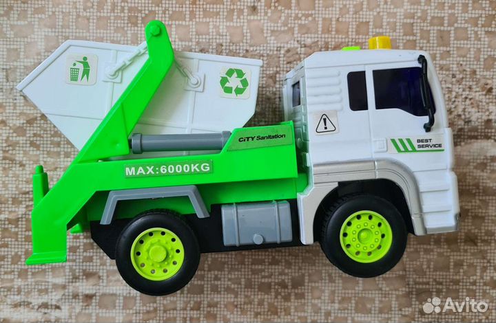 Игрушки машины пакетом