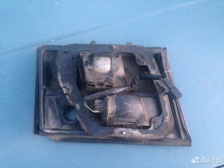 Задний фонарь toyota carina