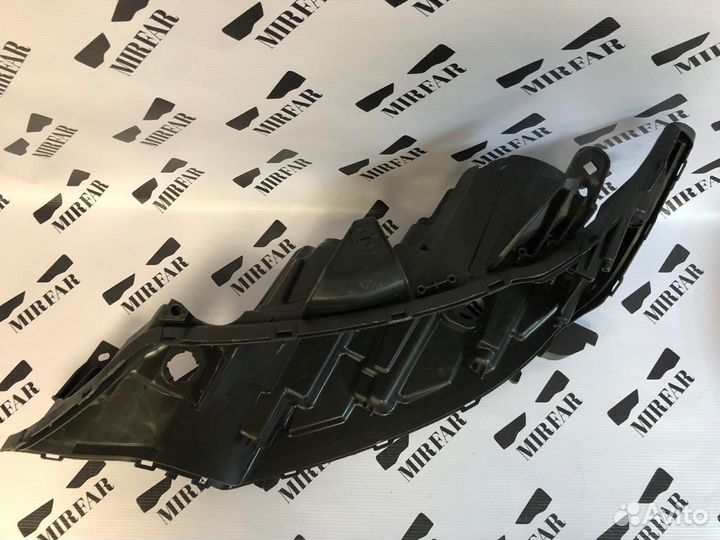 Левый корпус фары Mitsubishi Outlander III 15-18