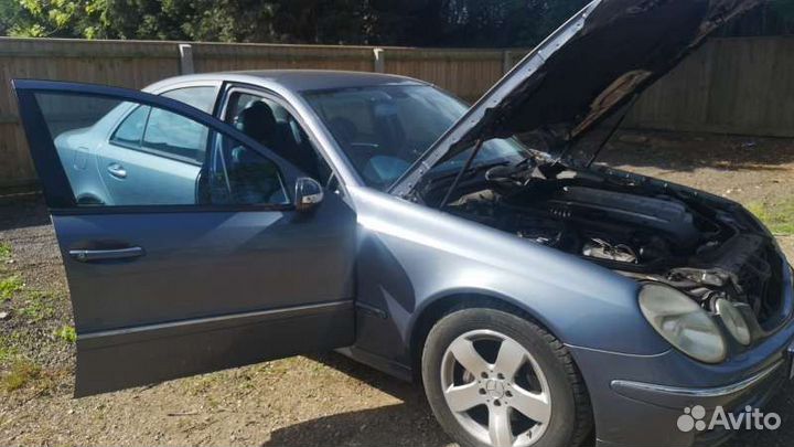 Радиатор гура Mercedes w211 3.2