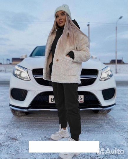 Костюм женский