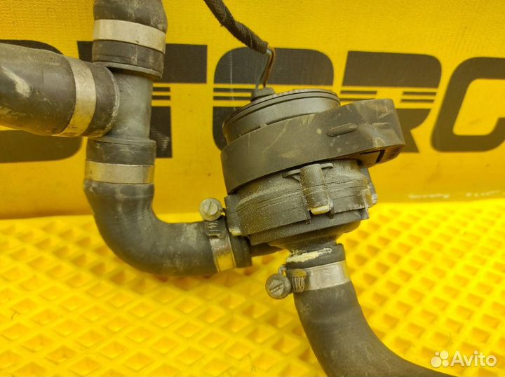 Насос отопителя Mercedes-Benz W639 M272.978 3.5