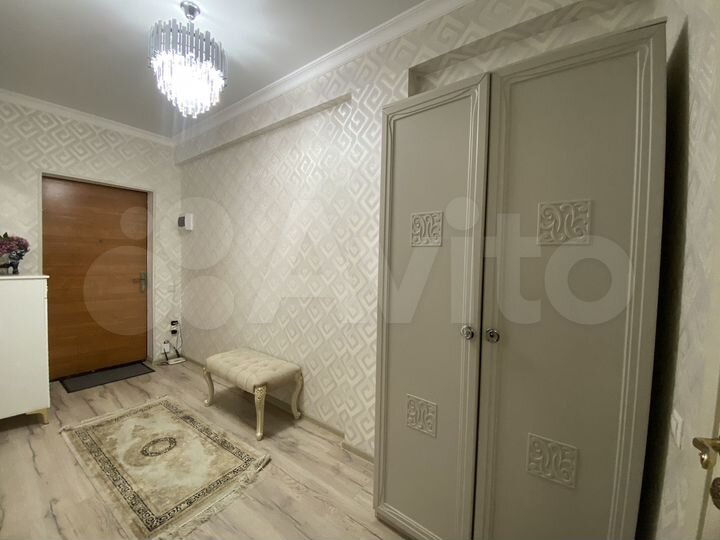 2-к. квартира, 55 м², 8/12 эт.