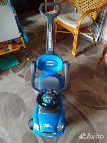 Машинка каталка толокар с ручкой