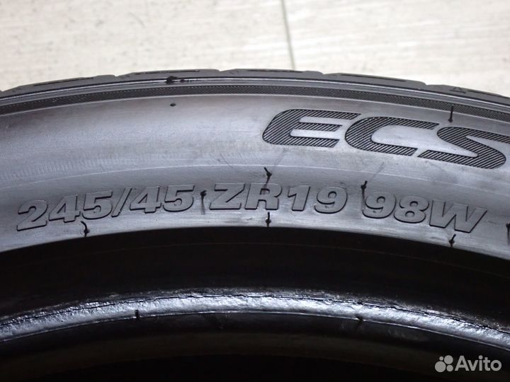 Kumho Ecsta PS71 SUV 245/45 R19 98W