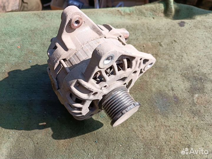 Генератор Рено Сандеро степвей 1.6 л 2016 г