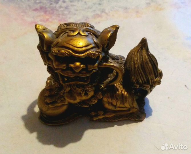Статуэтка Лев