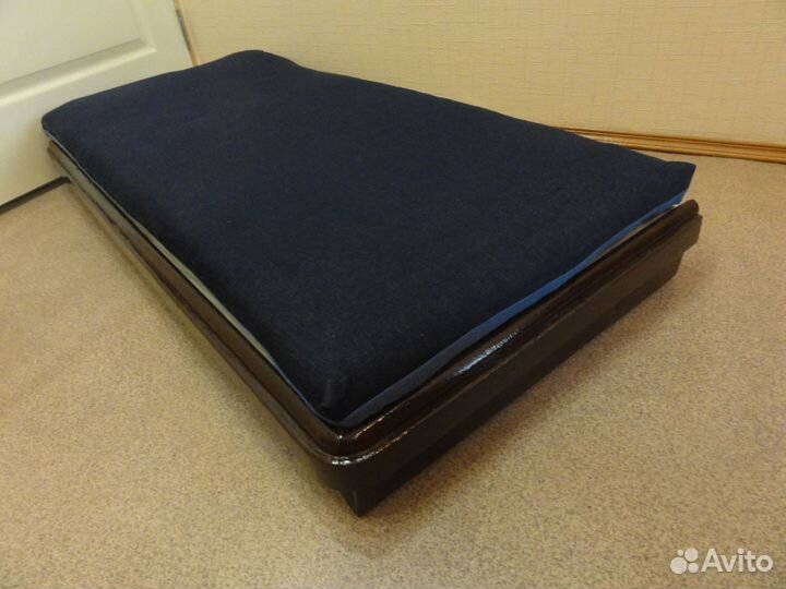 Лежанка для собак крупных пород