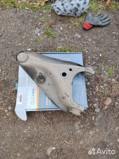 Запчасти б/у на лада ларгус